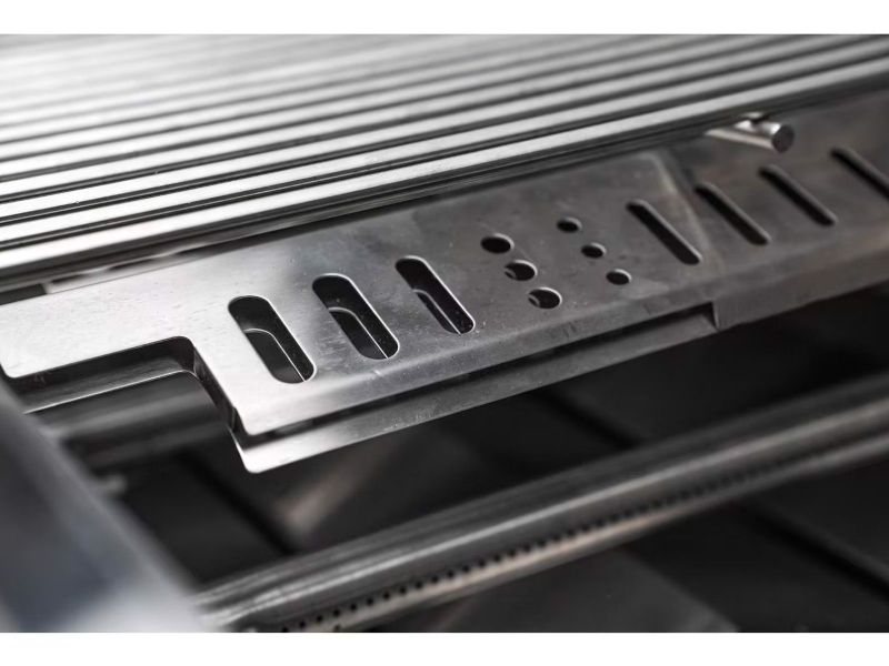 Cuisine extérieure Mont Alpi à 6 brûleurs avec réfrigérateur, brûleur latéral infrarouge et kit rôtisserie – Image 6